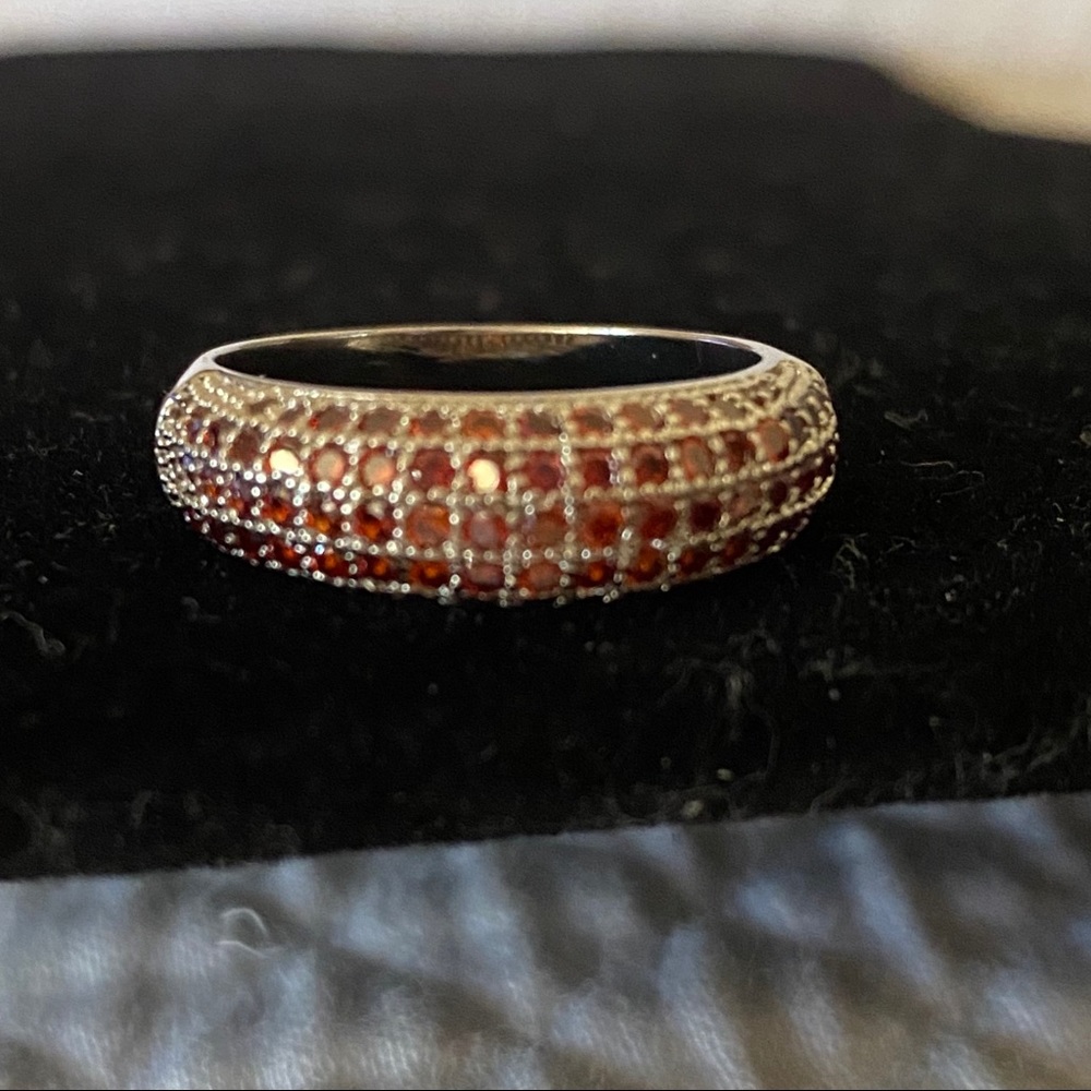 STAMP S925 SILVER GARNET BAND RING - Picture 3 of 7